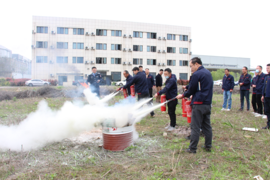 湖北万测组织员工开展消防安全知识培训和实战演练410.png